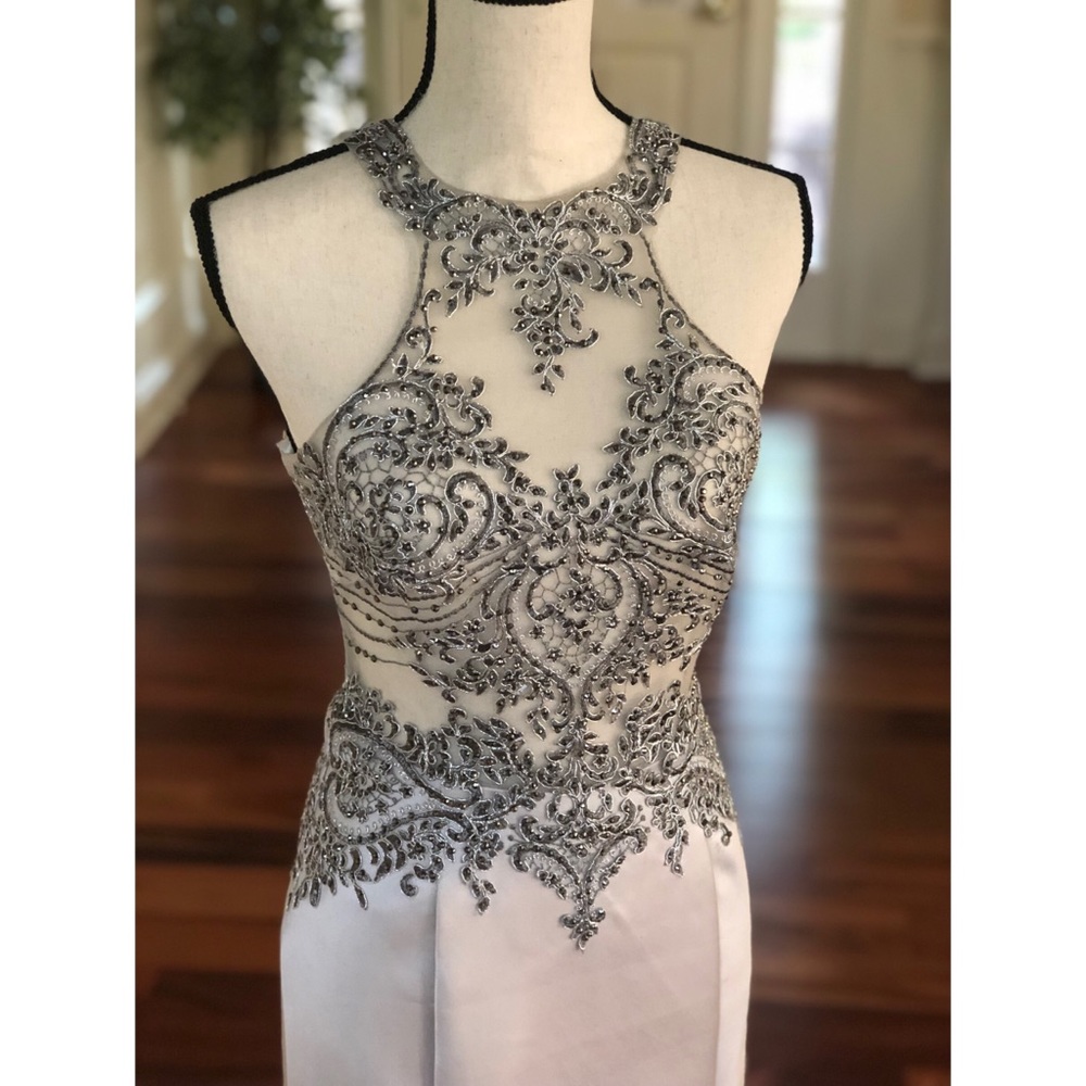 Elizabeth K GLS Silv Embellished Hand beaded Dress - Picture 4 of 8